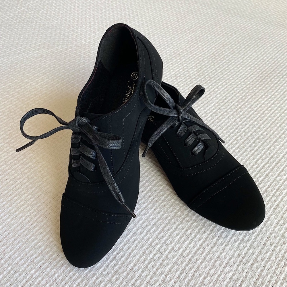 NWB Women’s Oxford Shoes